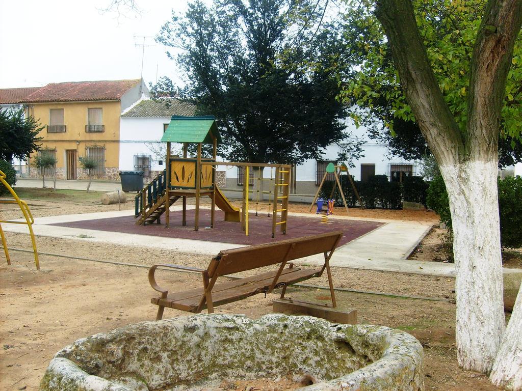 Гостевой дом Senorio De Monterruiz Касас-де-Санта-Крус Экстерьер фото